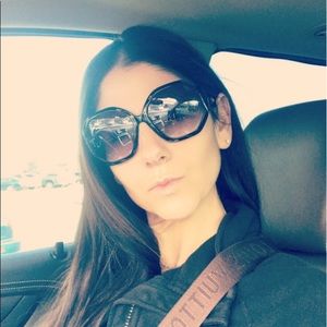 Meet your Posher, Christina